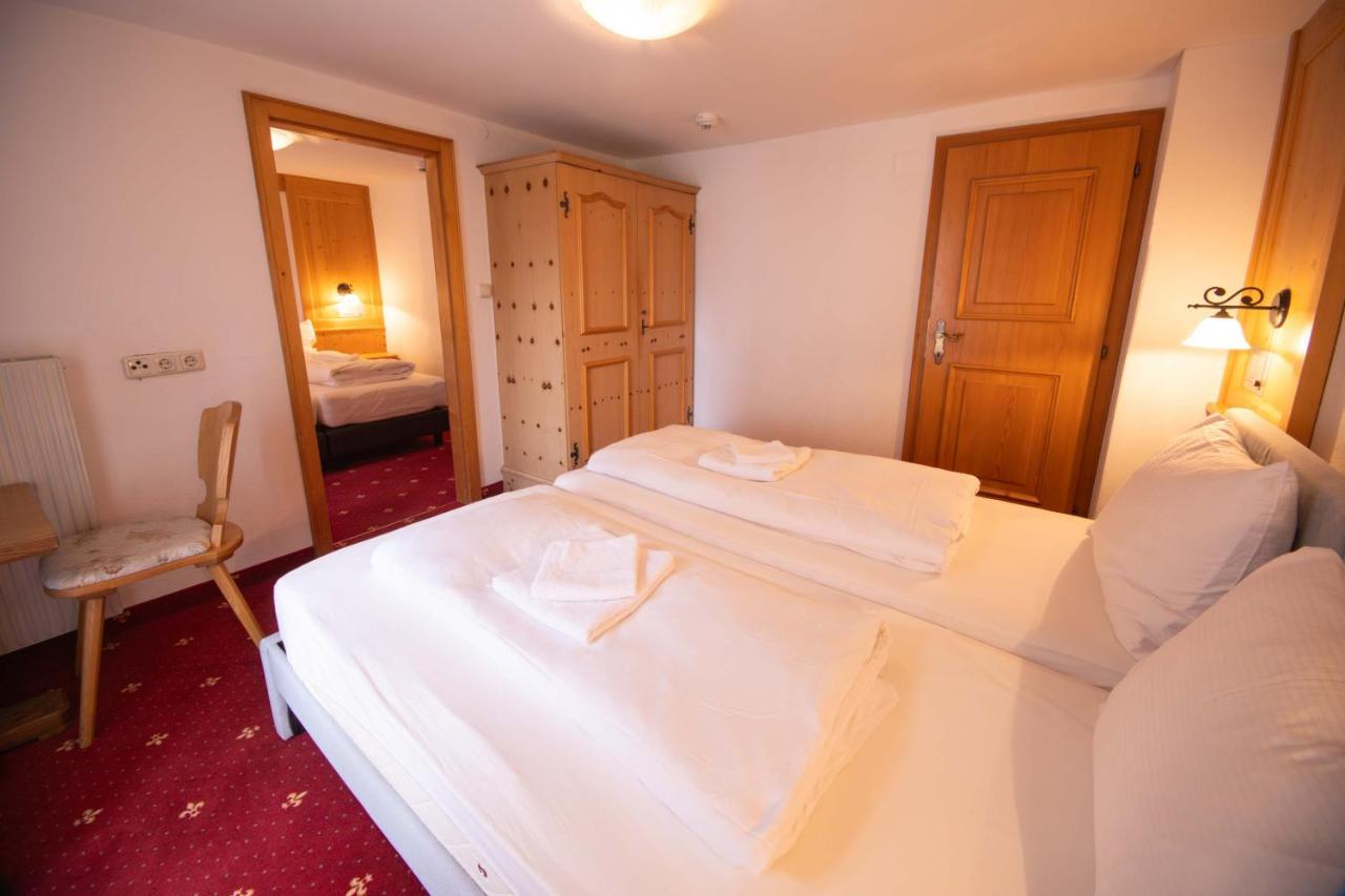 Tirolerhof Hotel *